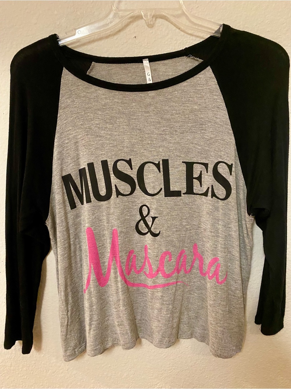 G & G Muscles & Mascara Raglan Tee - Gray, Black & Pink Size L - EUC!